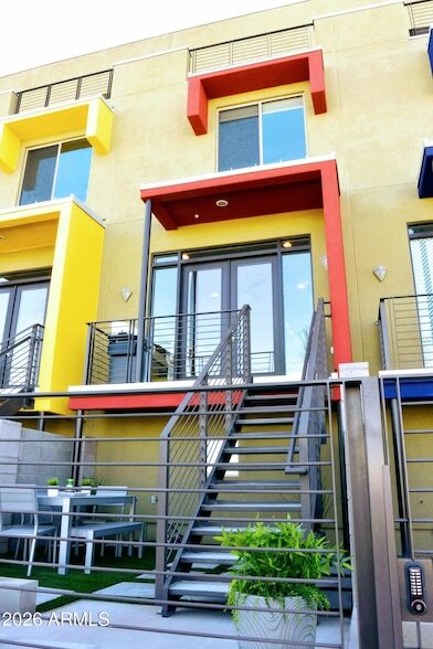 Foto del edificio - 516 E Ames Pl