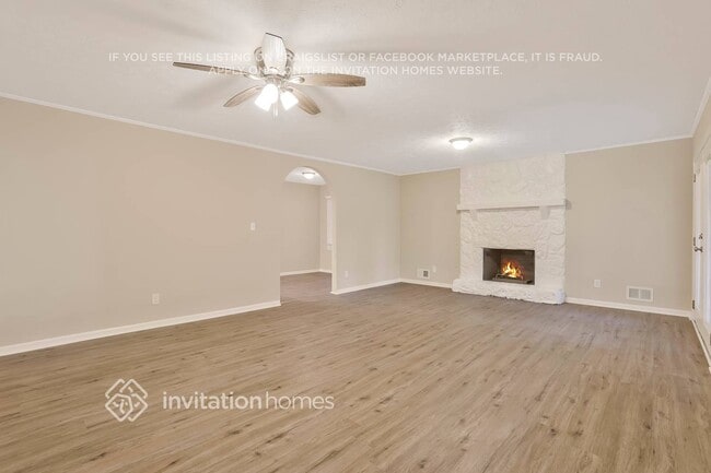 Foto del edificio - 3648 Fairlane Dr