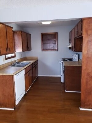 Foto del edificio - 2217 Raintree Way