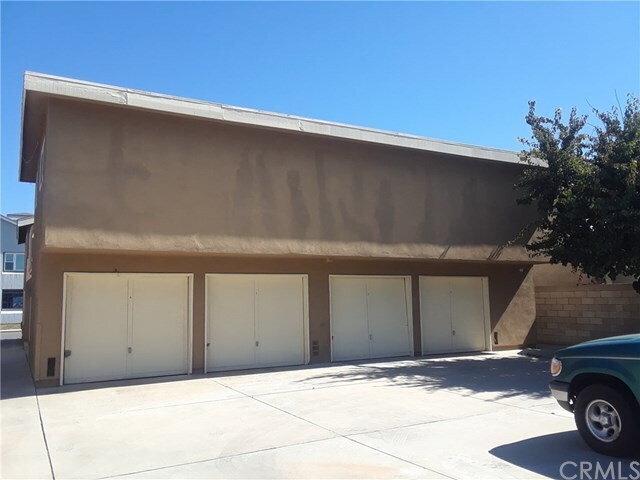 Building Photo - 16961 Green Ln