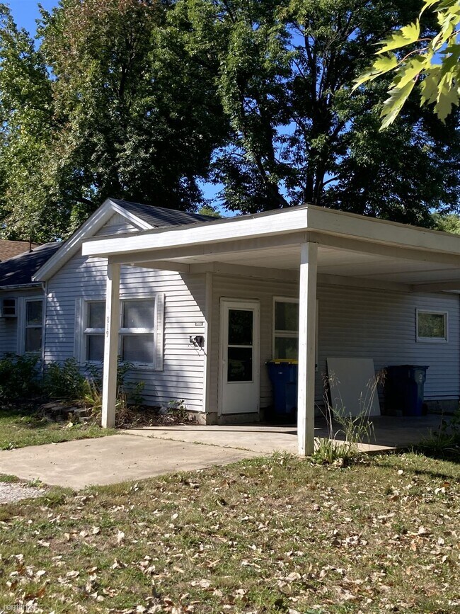 Building Photo - 3 br, 1 bath House - 819 Ruskin Ave