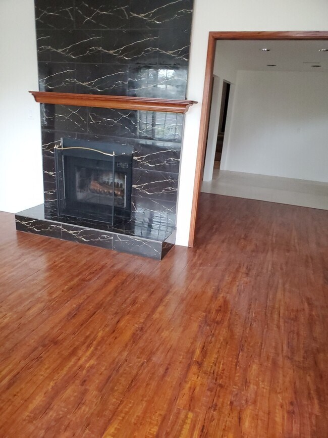Foto del edificio - 115 W Maple Ave