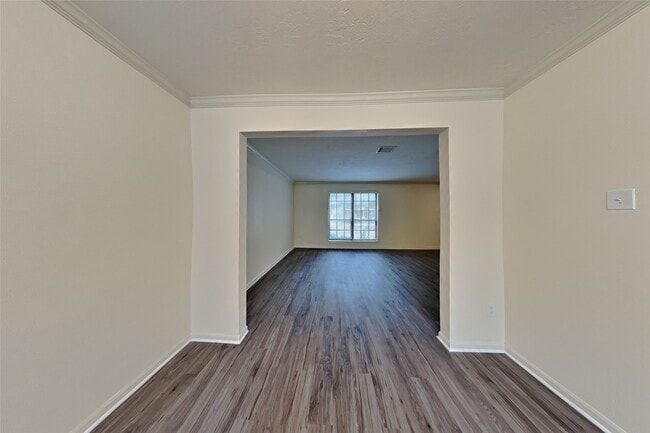 Building Photo - 7514 Dogwood Falls Rd