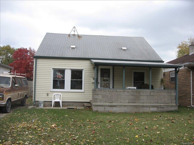 Building Photo - 3 Bedroom bungalow in Warren! $1150/mo
