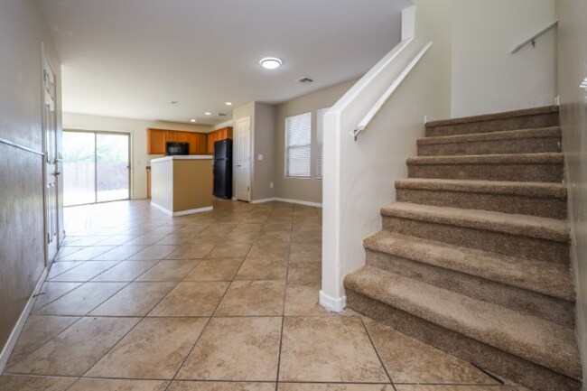 Building Photo - Tucson, - Single-Family - $1,595.00 Availa...