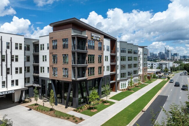 Apartamentos Broadstone West End — foto de la comunidad - Broadstone West End