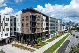 Broadstone West End apartments — community photo - Broadstone West End