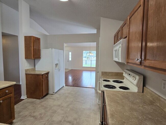 Building Photo - 6525 Tampa Dr