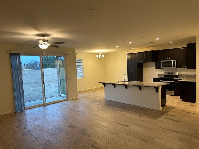 Building Photo - 2324 E. MESA AVE - 3 BEDROOM 2 BATH - BRAN...