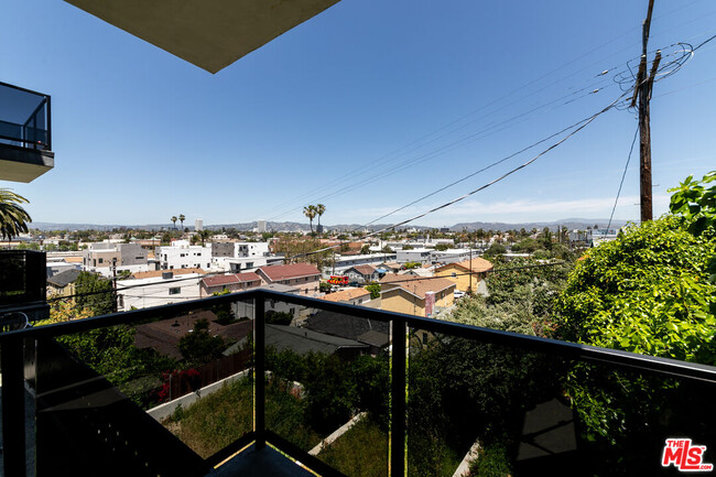 Foto del edificio - 4615 St Charles Pl