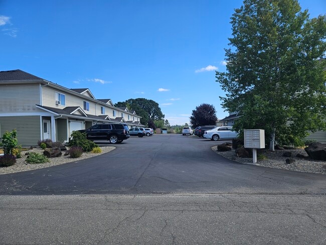 Building Photo - 119 Newaukum Golf Dr