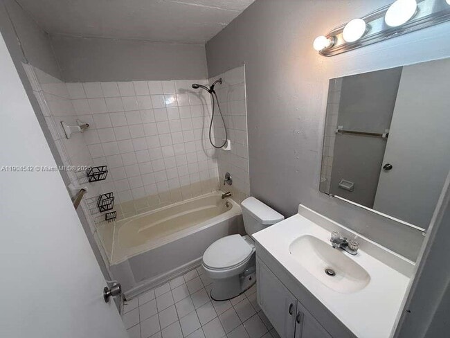 Foto del edificio - 5611 W 25th Ct