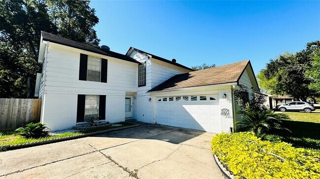 Building Photo - 13914 Stately Ave