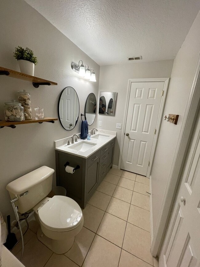 Foto del edificio - Very Nice 3/2 Home For Rent in Gated Commu...