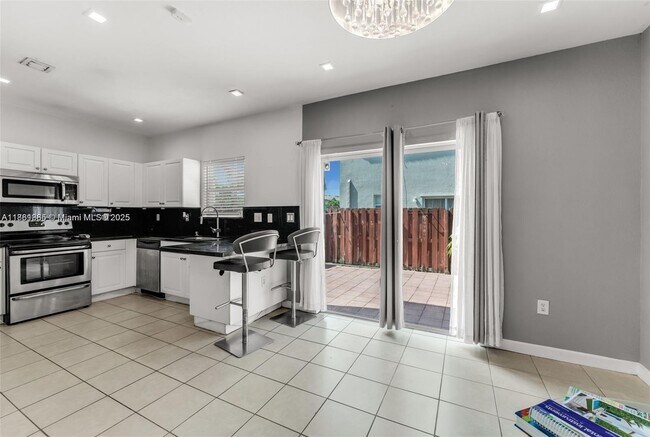 Foto del edificio - 9371 SW 221st St