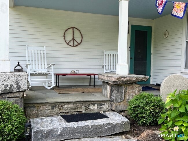 Building Photo - 269 Farmingville Rd