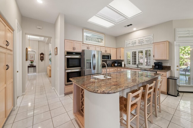 Building Photo - 37515 Heritage Way