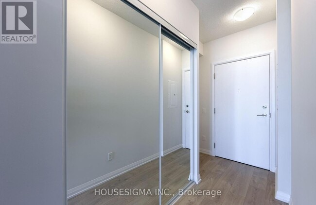 Photo du bâtiment - 7895-7895 Jane St