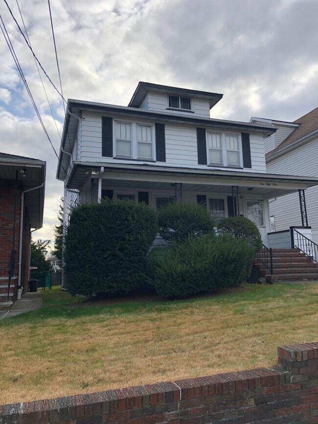 Side - 153 Arlington Ave