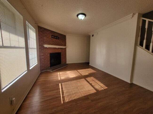 Foto del edificio - 3-Bedroom Duplex in Mesquite, TX
