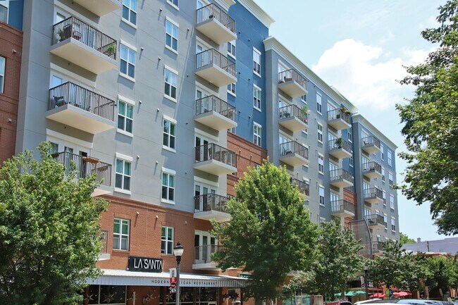 Foto del edificio - 222 Glenwood Ave