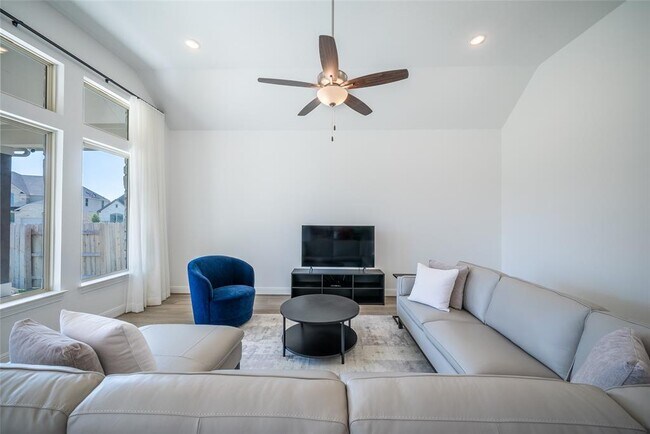 Foto del edificio - 708 Landing Ln