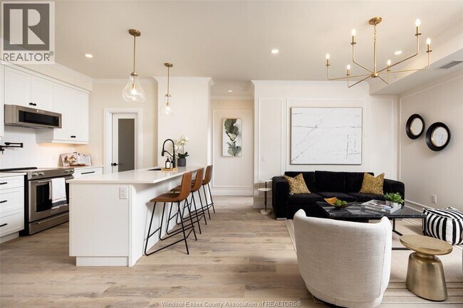 Photo du bâtiment - 1740 Sprucewood Ave