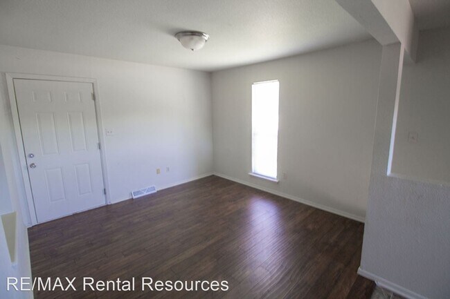 Building Photo - 4 br, 2 bath House - N 201 West Blv