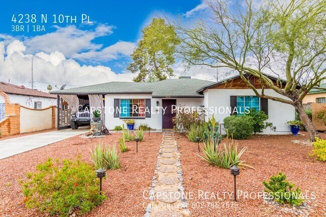 Building Photo - Beautifully updated 1950s 3 bed 1 bath hom...