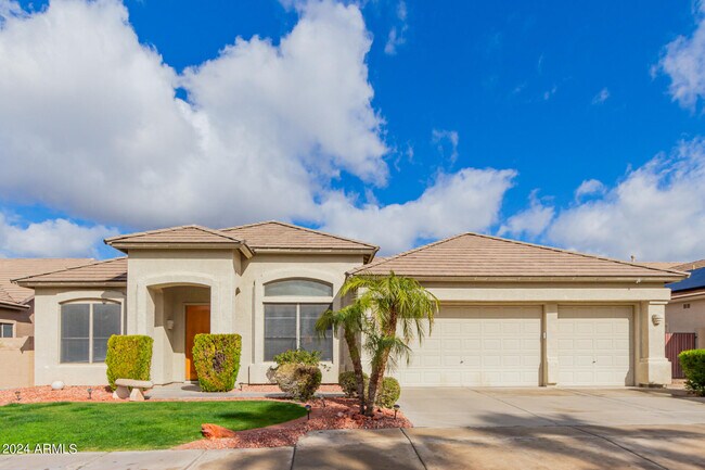 Foto del edificio - 6530 W Chester Rd