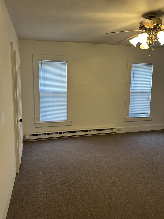 living room pic1 - 29 Henry St