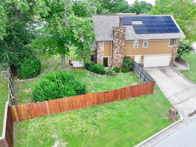 Foto del edificio - 3 Bedroom 2.5 Bath total 2,448 Square feet