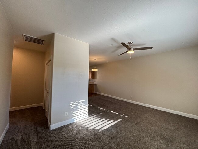 Foto del edificio - APARTMENT IN GREAT LOCATION FOR RENT!