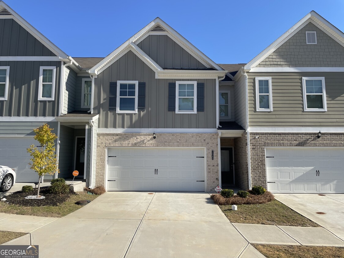 Foto principal - 7540 Knoll Hollow Rd
