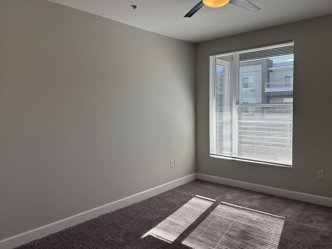 Interior Photo - Stadium House Apartments