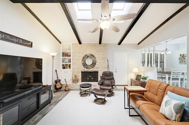 Foto del edificio - 110 Ridge Oak Dr