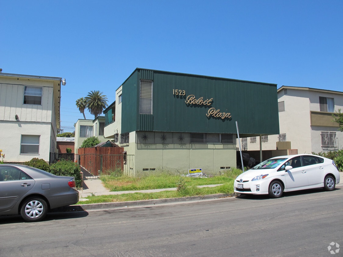 Building Photo - 1523 Beloit Ave