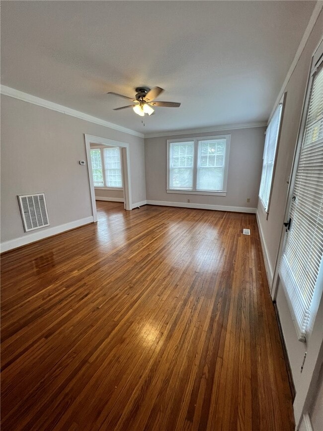 Building Photo - 514 Creswell Ave