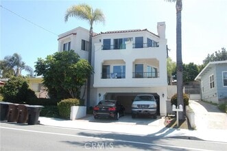 Building Photo - 223 W Avenida Palizada