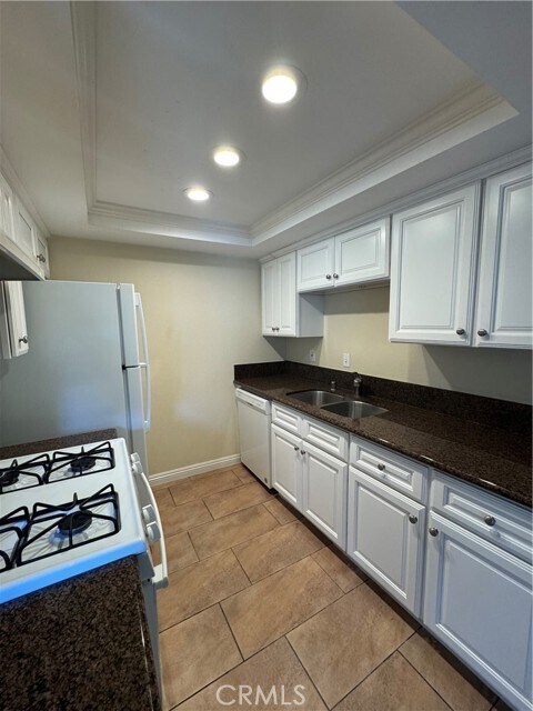 Foto del edificio - 1251 S Meadow Ln