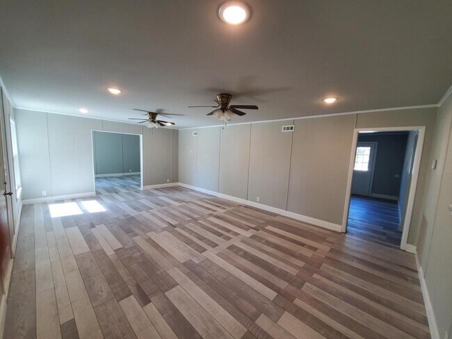 Foto del edificio - 503 E 13th St