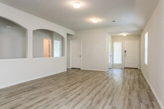 Building Photo - 2700 Madison Ct