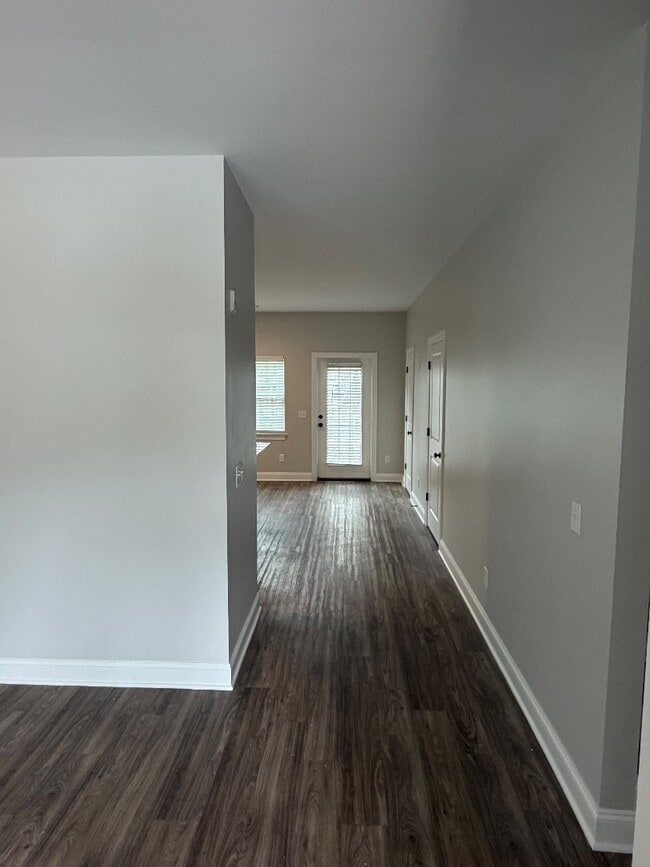 Foto del edificio - 247 Judith Dr