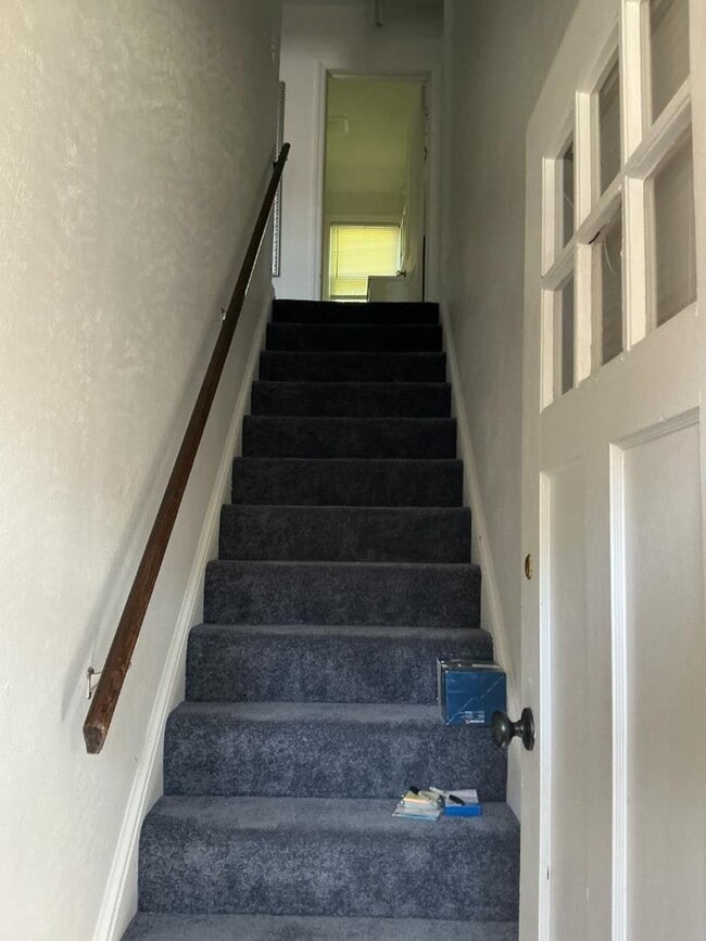 Building Photo - 5561 Ashbourne Rd