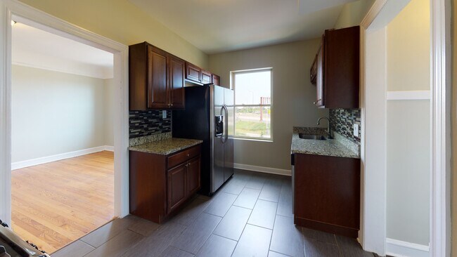 Foto del edificio - 3057 N Troy St