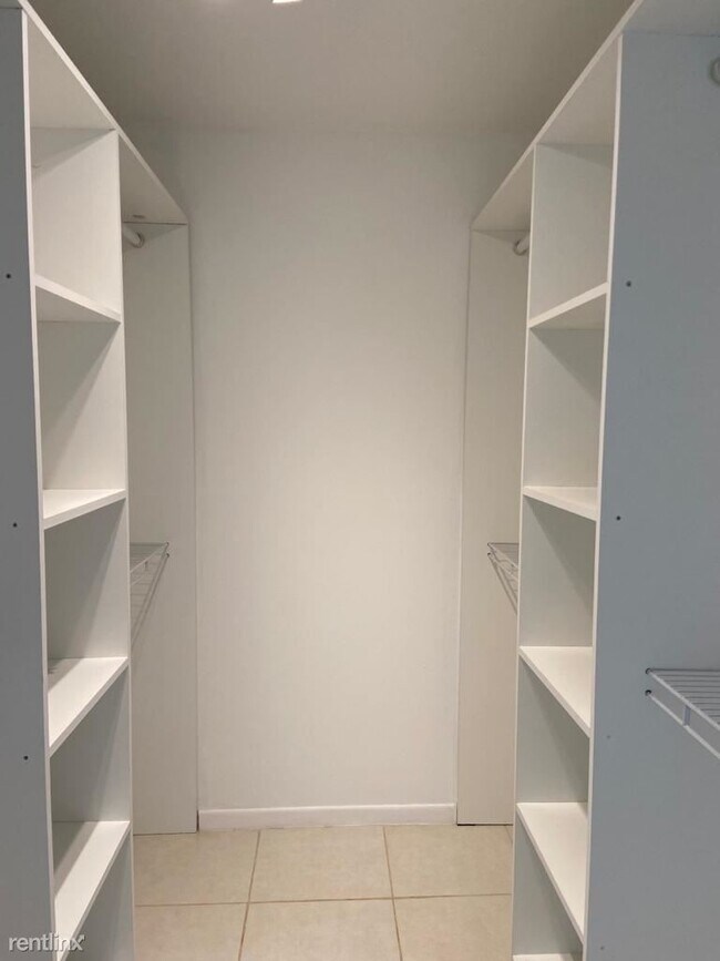 Building Photo - 1 br, 1 bath House - 306 E Ocean Ave Apt 109