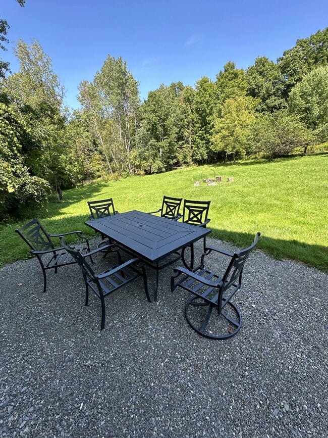 Building Photo - 62 Mt Pleasant Rd