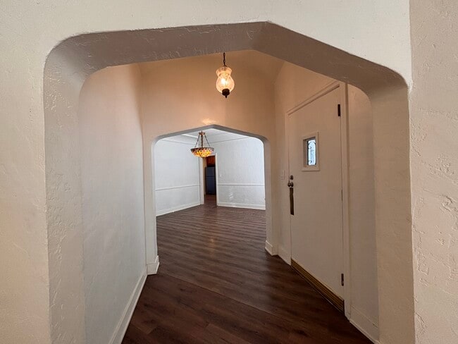 Building Photo - 7530 S Hobart Blvd