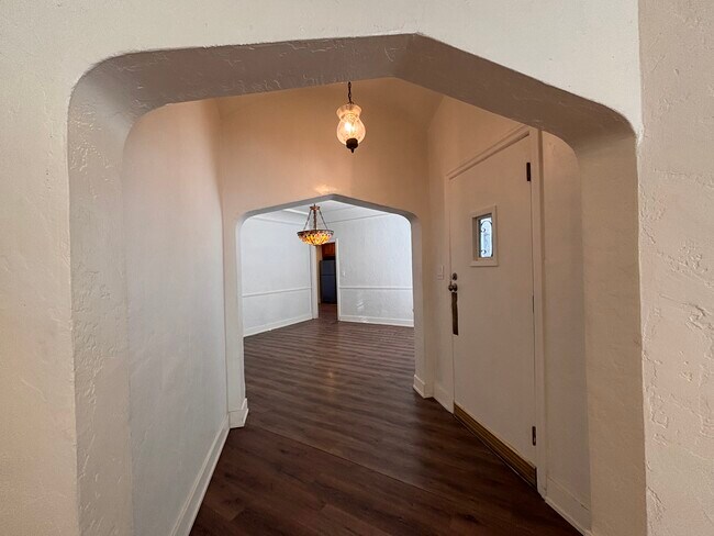 Foto del edificio - 7530 S Hobart Blvd