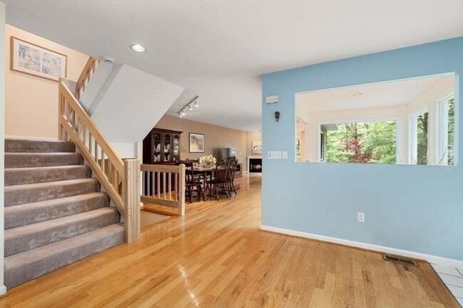 Building Photo - 33 Arrowhead Cir